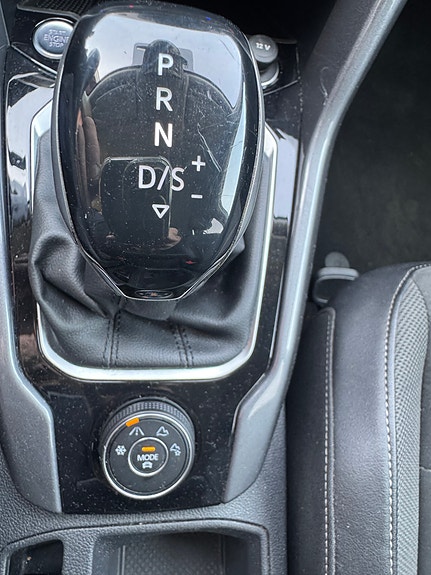 Volkswagen T-Roc 19 of 27