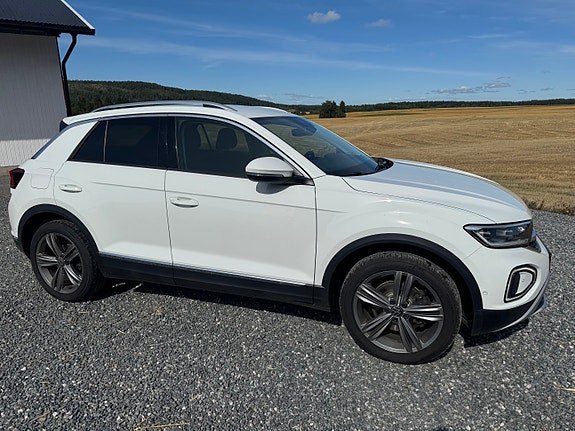 Volkswagen T-Roc 12 of 27