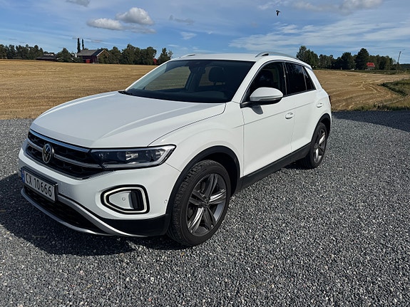 Volkswagen T-Roc 2 of 27