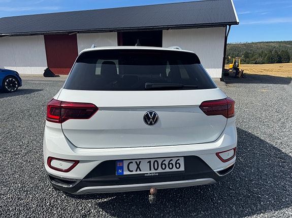 Volkswagen T-Roc 8 of 27