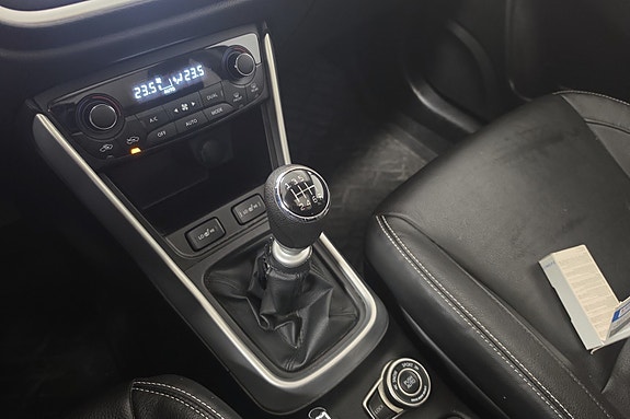 Suzuki SX4 S-Cross 13 of 16