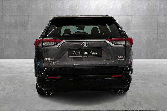 Toyota RAV4 Plug-in Hybrid 4 of 22