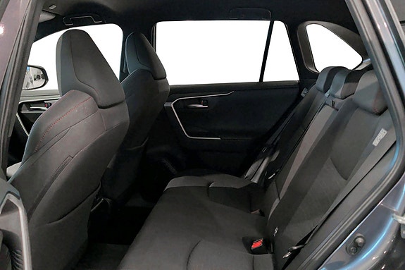 Toyota RAV4 Plug-in Hybrid 17 of 22