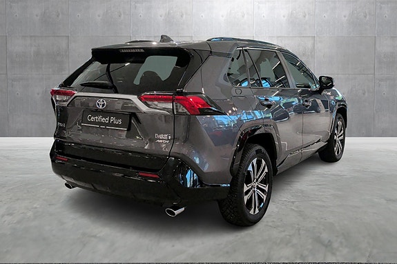 Toyota RAV4 Plug-in Hybrid 5 of 22