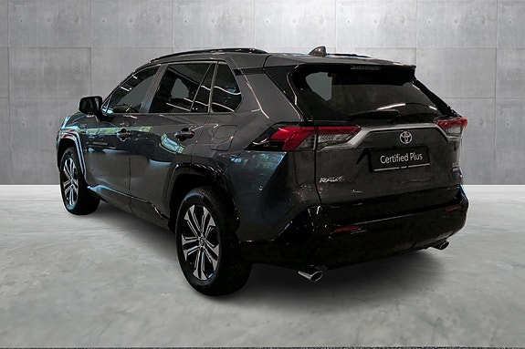 Toyota RAV4 Plug-in Hybrid 3 of 22