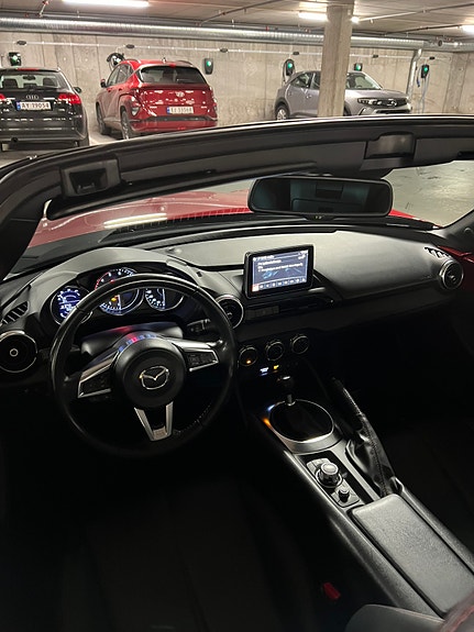 Mazda MX-5 6 of 7