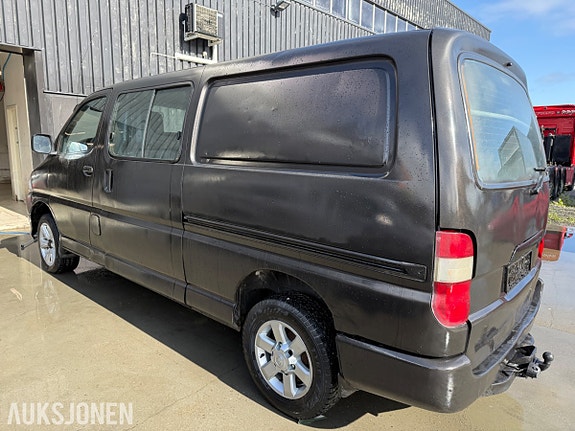 Toyota HiAce 6 of 27