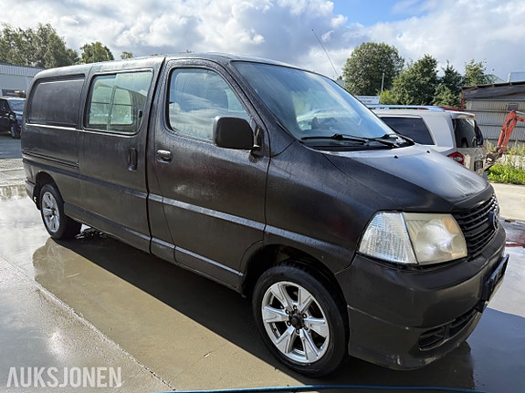 Toyota HiAce 3 of 27