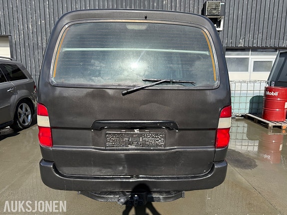 Toyota HiAce 5 of 27