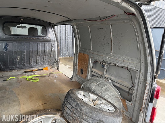 Toyota HiAce 26 of 27