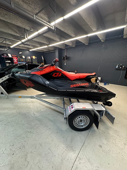 Sea-Doo Spark Trixx 3UP 90HK | Kun 33 timer!!| BK-henger | Mye utstyr!! 10 of 22