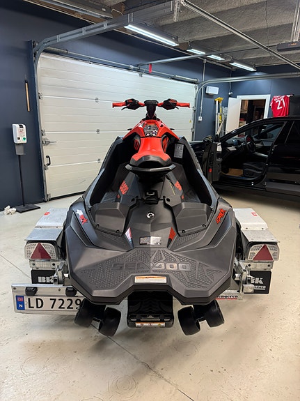 Sea-Doo Spark Trixx 3UP 90HK | Kun 33 timer!!| BK-henger | Mye utstyr!! 7 of 22