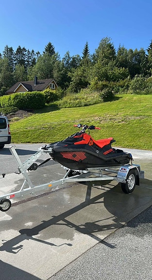 Sea-Doo Spark Trixx 3UP 90HK | Kun 33 timer!!| BK-henger | Mye utstyr!! 3 of 22