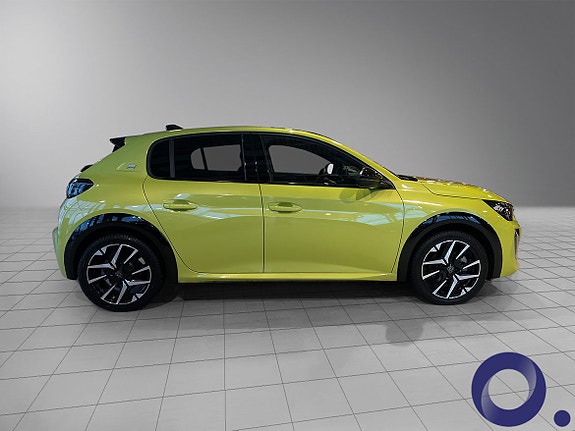 Peugeot e-208 8 of 20