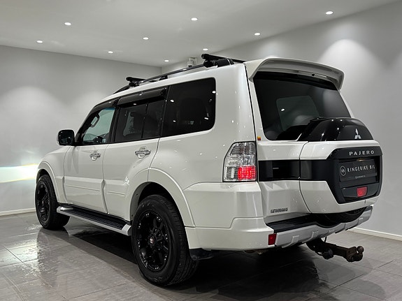Mitsubishi Pajero 7 of 30