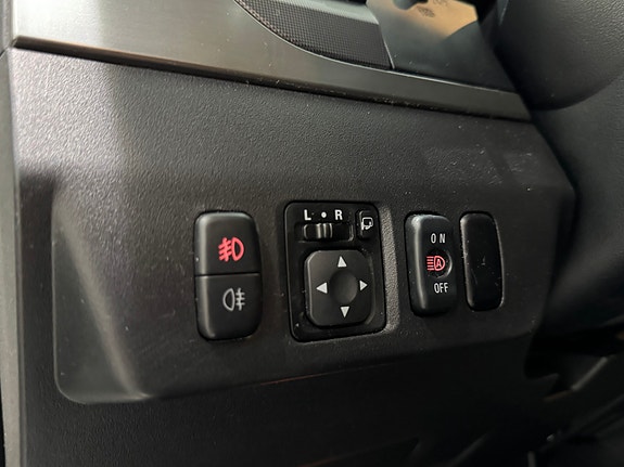 Mitsubishi Pajero 25 of 30