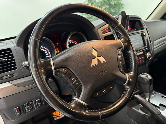 Mitsubishi Pajero 20 of 30