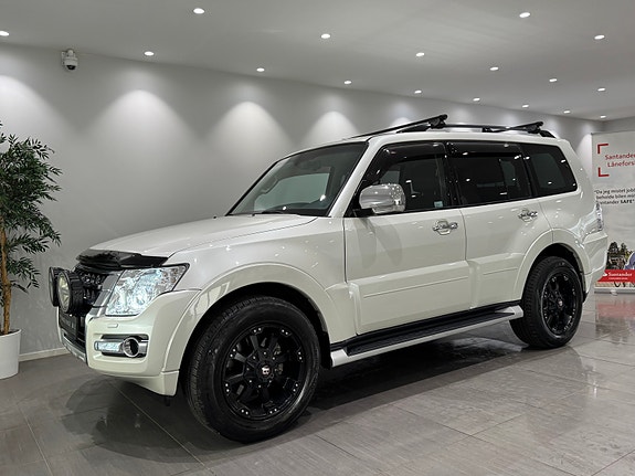 Mitsubishi Pajero 5 of 30
