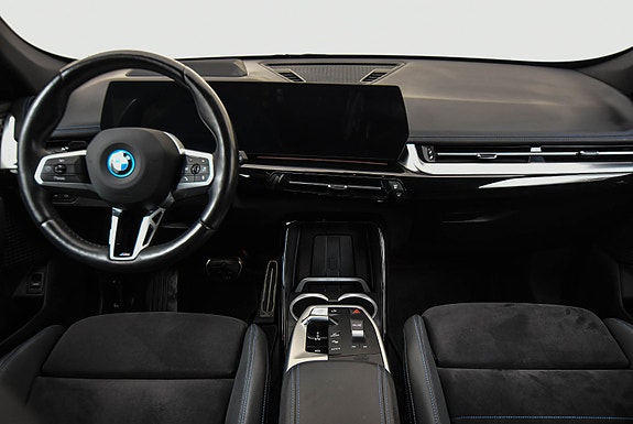 BMW iX1 6 of 20