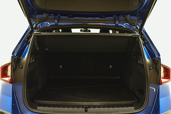 BMW iX1 5 of 20