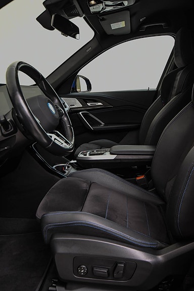 BMW iX1 17 of 20