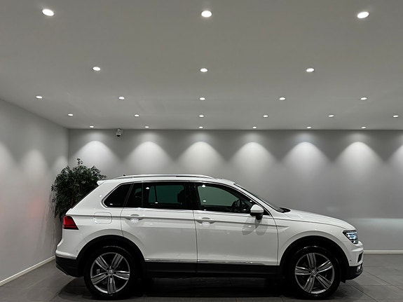 Volkswagen Tiguan 6 of 30
