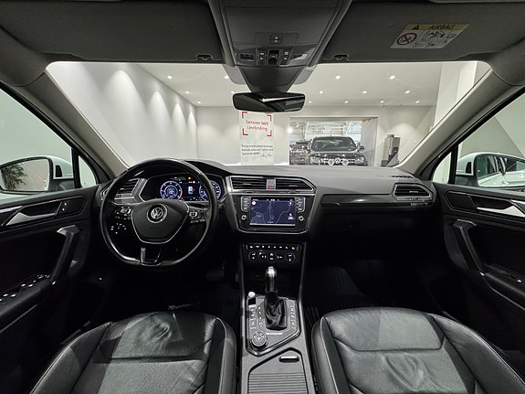 Volkswagen Tiguan 12 of 30