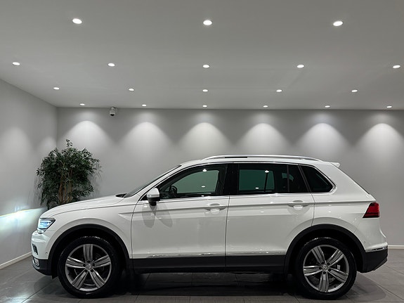 Volkswagen Tiguan 5 of 30