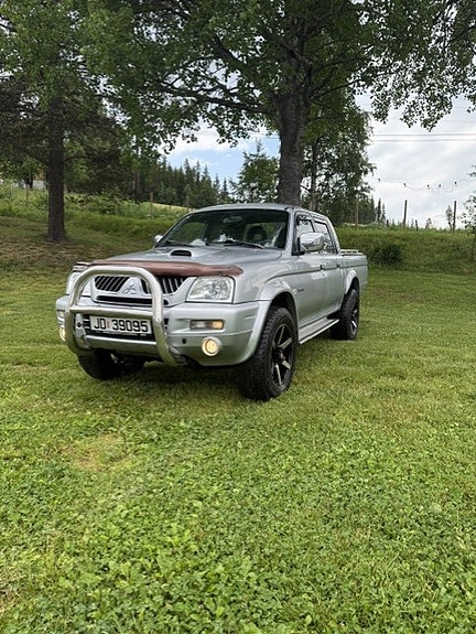 Mitsubishi L200 4 of 13