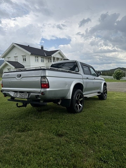 Mitsubishi L200 7 of 13