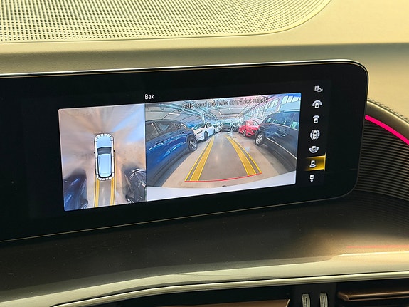 Mercedes-Benz EQC400 20 of 25