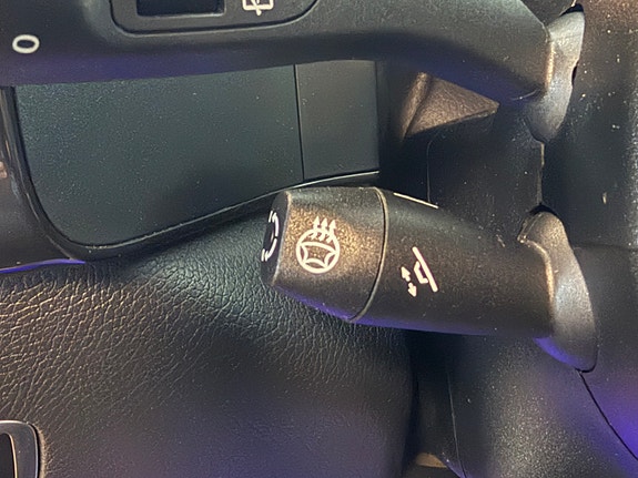 Mercedes-Benz EQC400 18 of 25