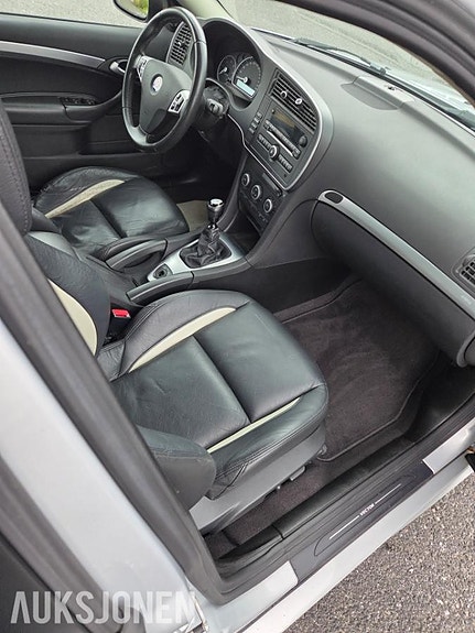 Saab 9-3 12 of 18