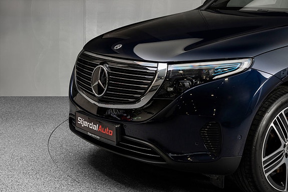 Mercedes-Benz EQC400 3 of 30