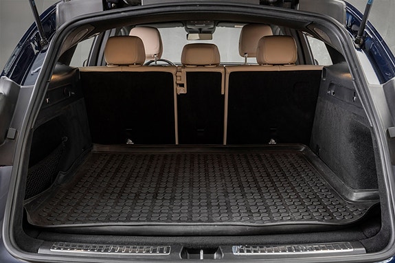 Mercedes-Benz EQC400 29 of 30