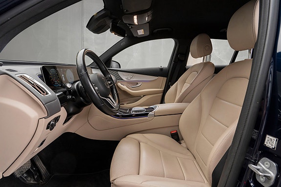 Mercedes-Benz EQC400 26 of 30