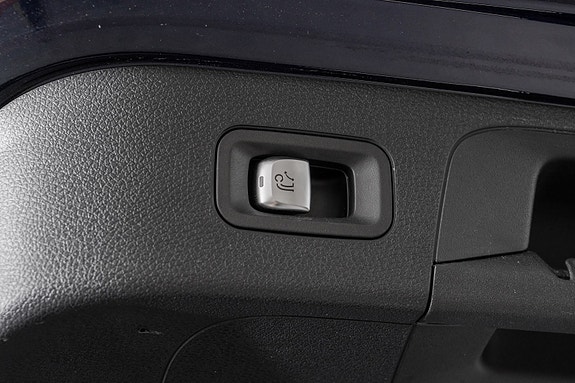 Mercedes-Benz EQC400 30 of 30