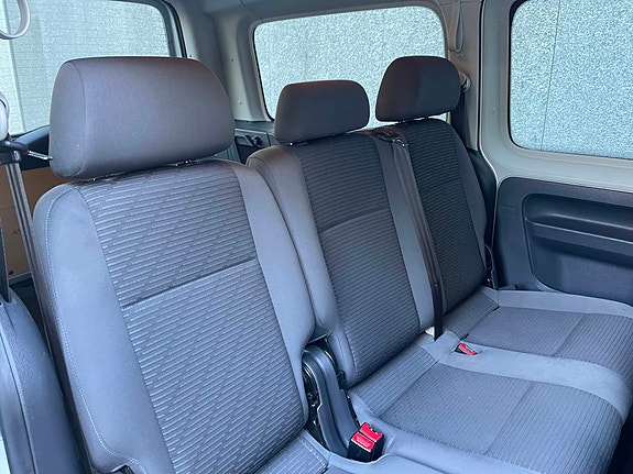 Volkswagen Caddy Maxi 18 of 30