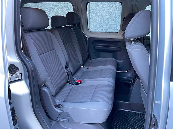 Volkswagen Caddy Maxi 19 of 30