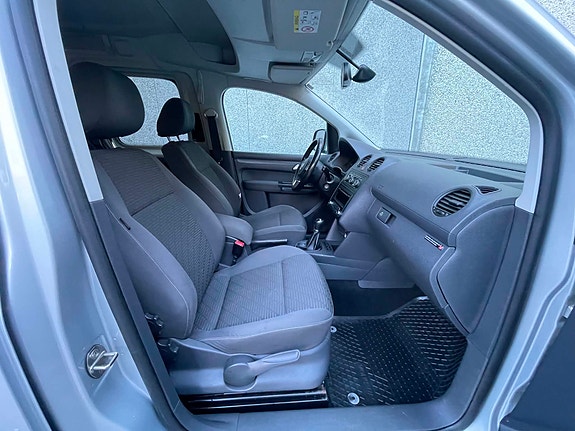 Volkswagen Caddy Maxi 22 of 30