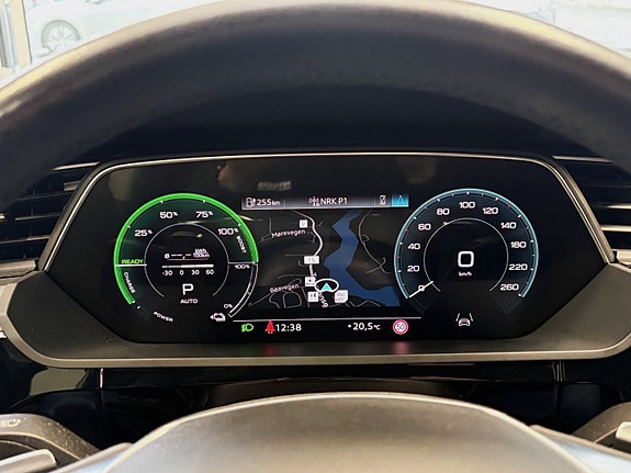 Audi e-tron 14 of 25