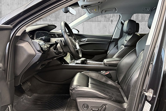Audi e-tron 7 of 25