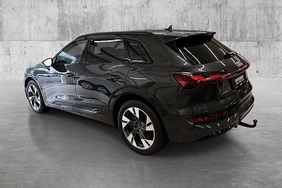 Audi e-tron 3 of 25