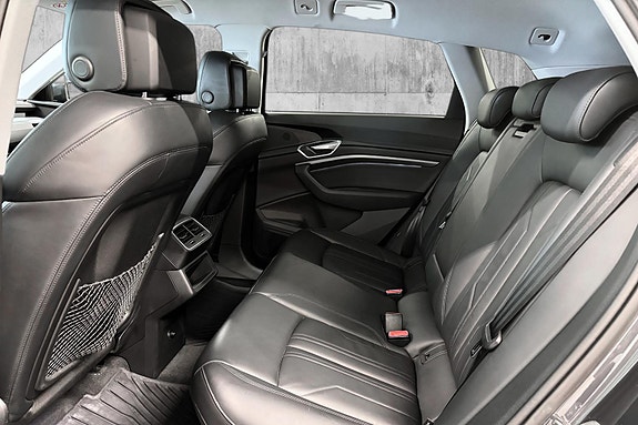 Audi e-tron 9 of 25