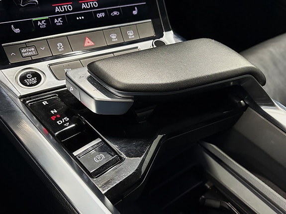 Audi e-tron 25 of 25