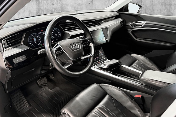 Audi e-tron 8 of 25