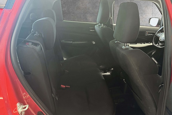 Suzuki Swift 16 of 30
