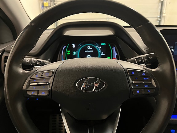 Hyundai IONIQ 10 of 19