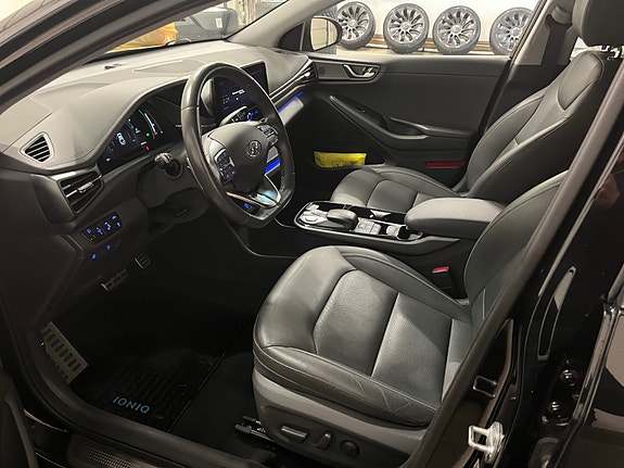 Hyundai IONIQ 8 of 19