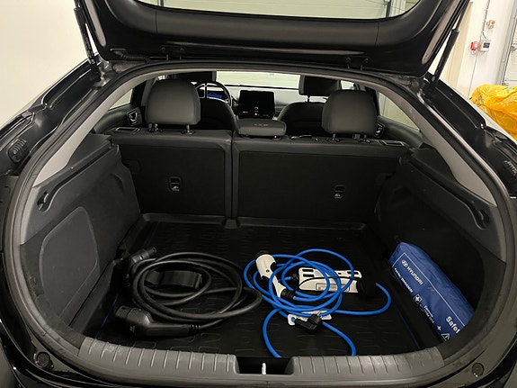 Hyundai IONIQ 19 of 19